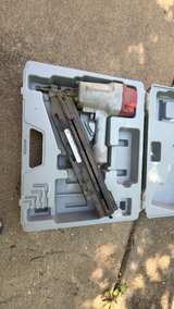 Central Pneumatic 21 Degree Framing Nailer - Image 3