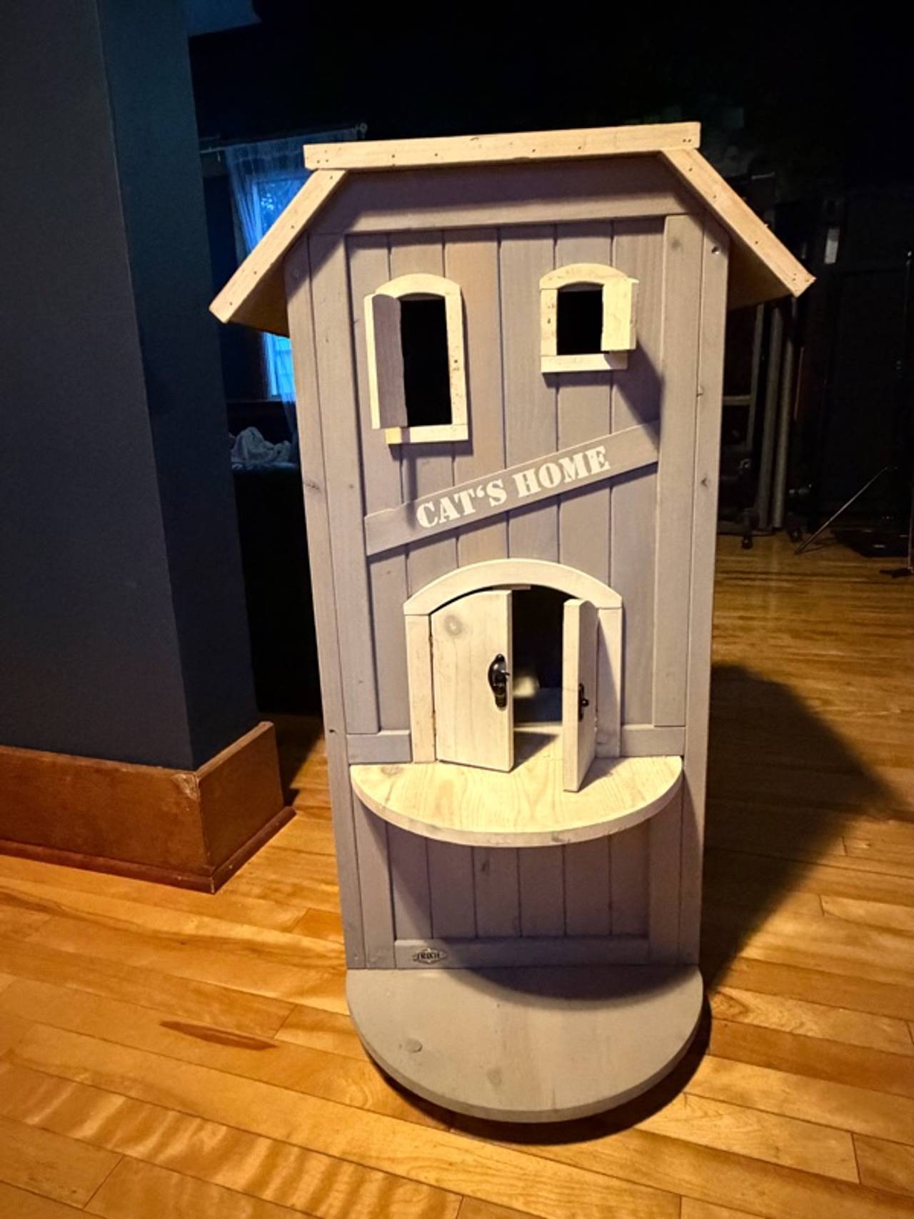 TRIXIE Cat's Home 3-Story Outdoor Cat House