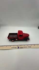 1934 Ford Pickup 1:24 Diecast - Image 3