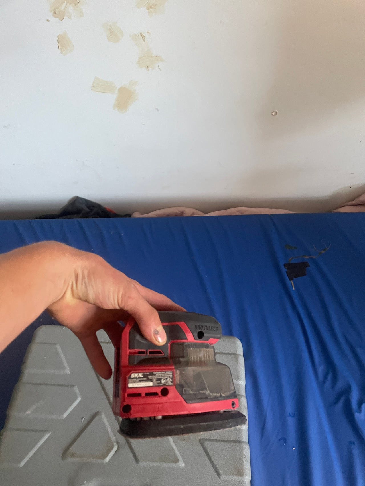 SKIL Cordless Detail Sander