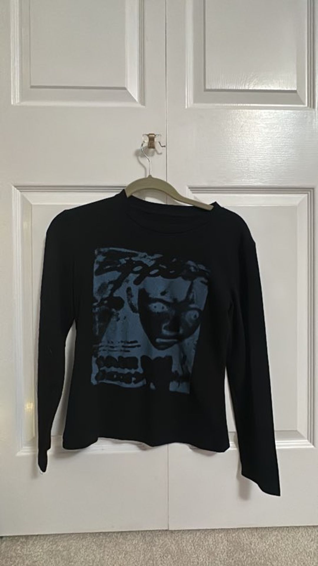 EMMIOL Brand Graphic Long Sleeve T-Shirt