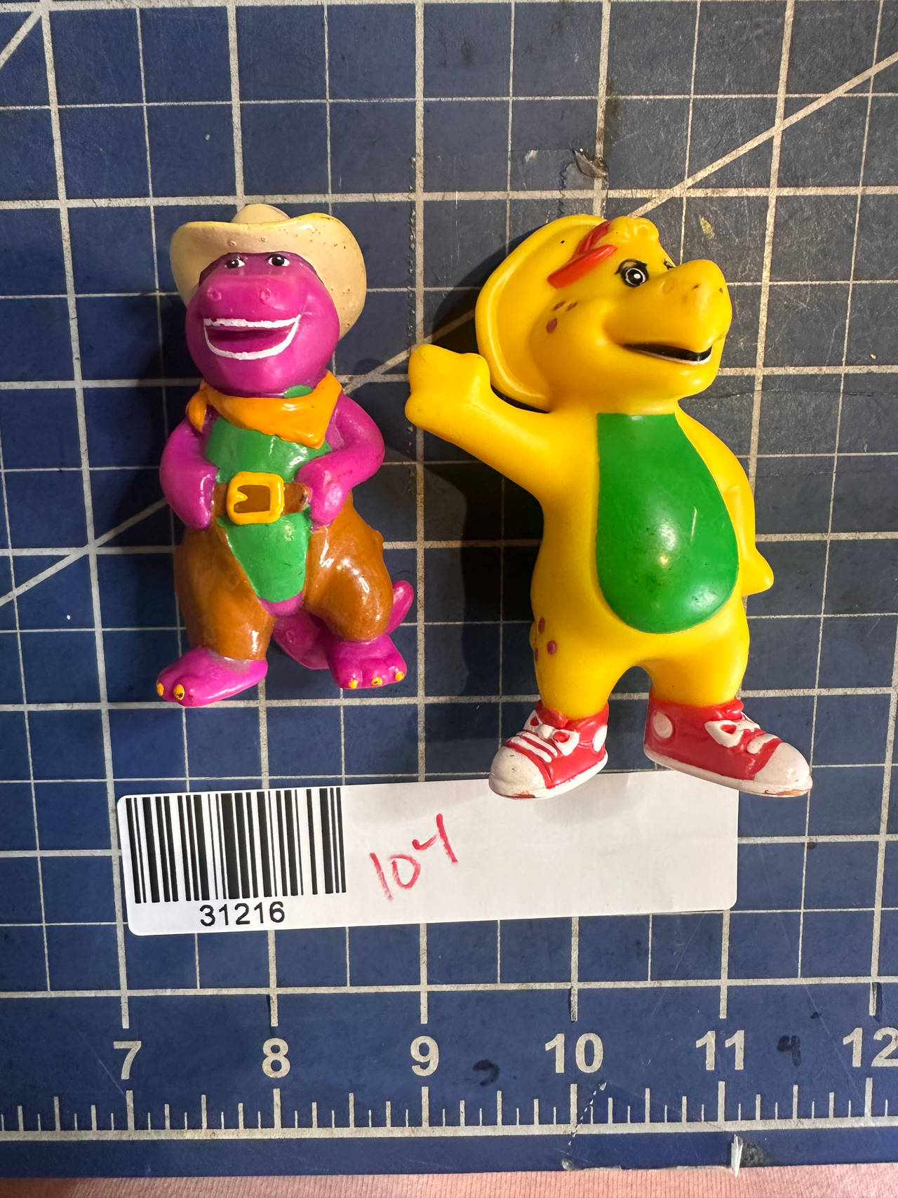 Barney & Friends Figures BARNEY COWBOY and BJ vtg dinosaur pvc figures. 104