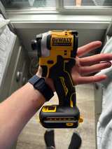 DeWalt DCF850B 20V MAX ATOMIC Compact Series Brushless 1/4" 3-Speed Impact Driver - Image 5