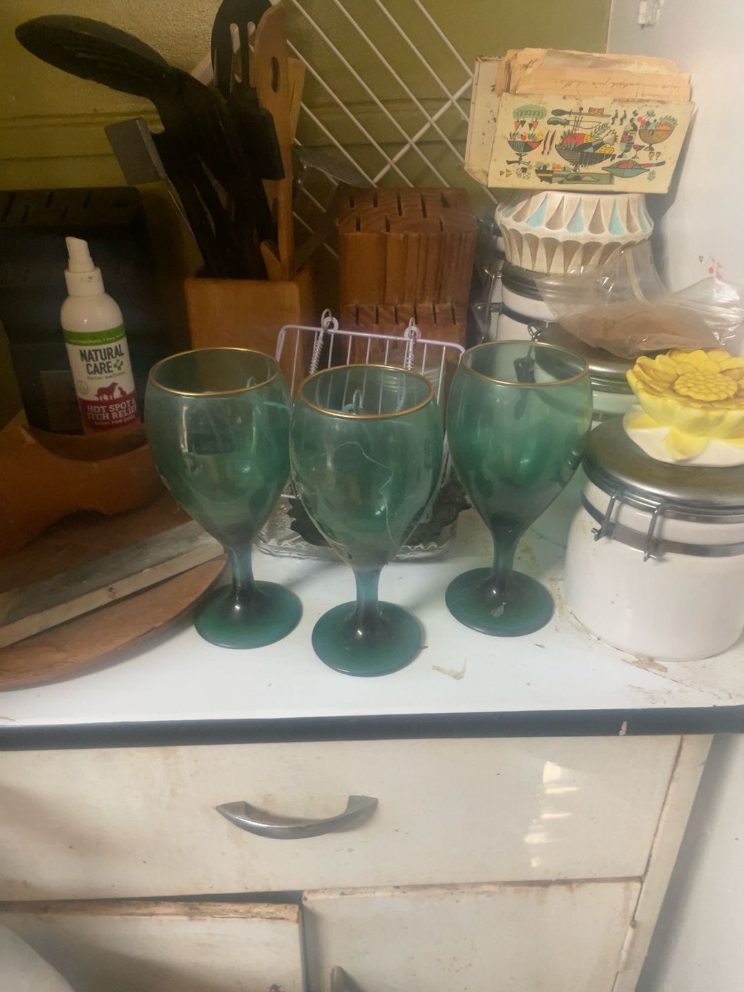 Libbey Juniper Green Teardrop Wine Glasses with Gold Rim
