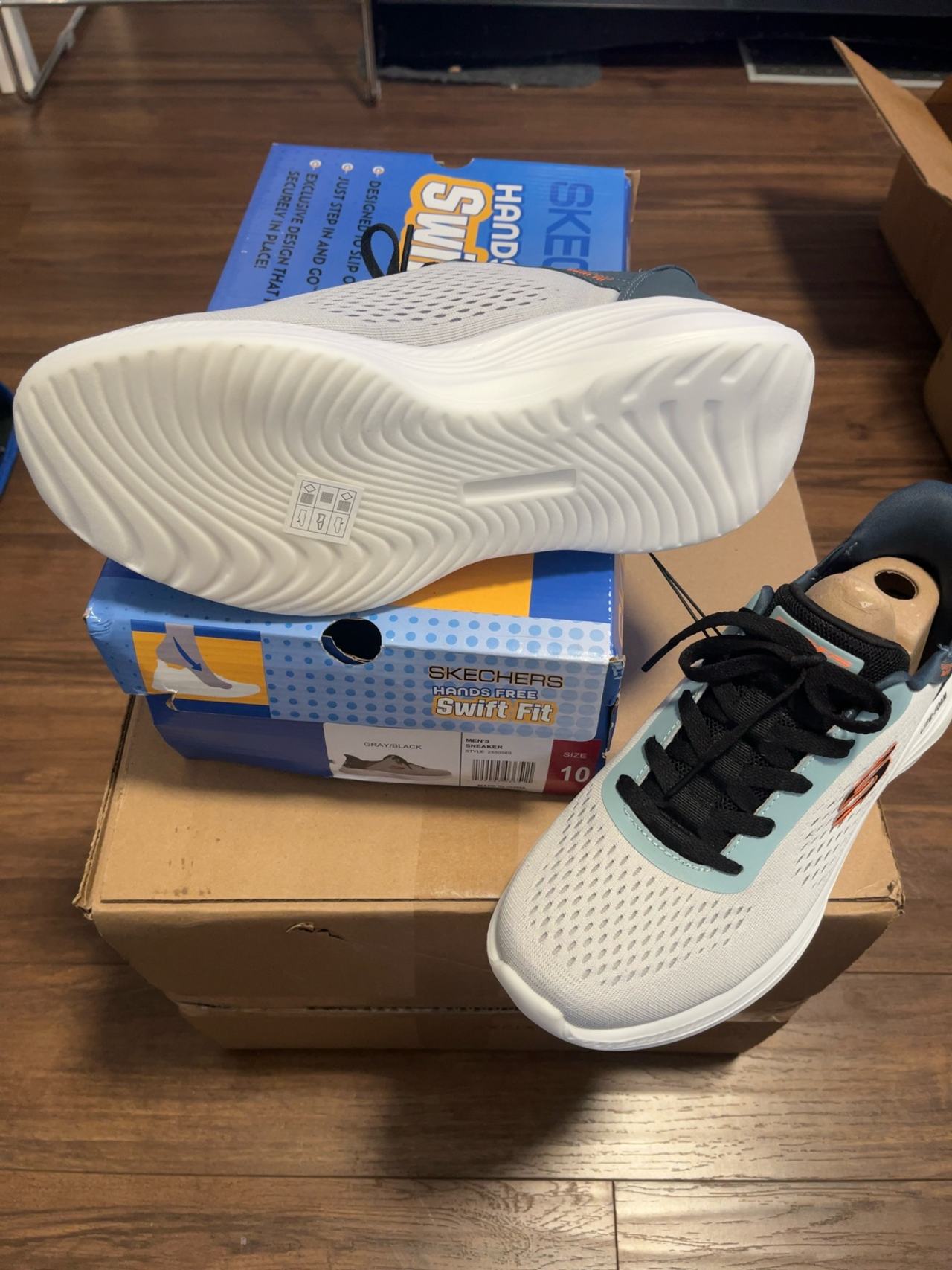 Skechers Men's Hands Free Swift Fit Gray size 10.