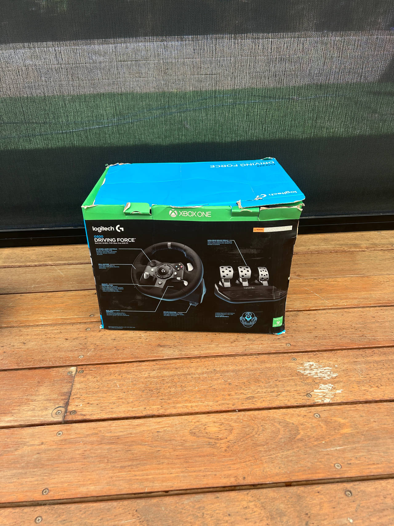 Logitech G920 Driving Force Racing Wheel