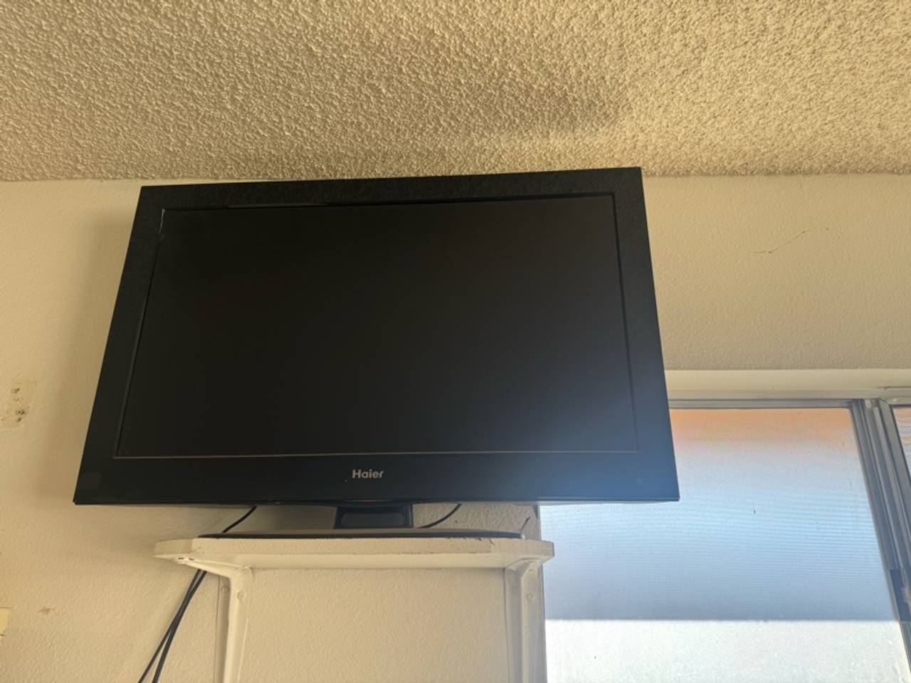 Haier 19-inch LCD TV Black