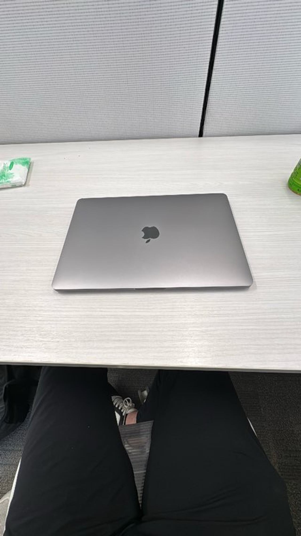Apple MacBook