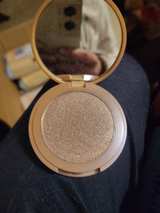 tarte Amazonian Clay 12-hour highlighter - Image 1