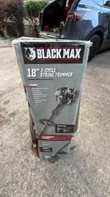 Black Max 18" 2-Cycle Straight Shaft String Trimmer - Image 2