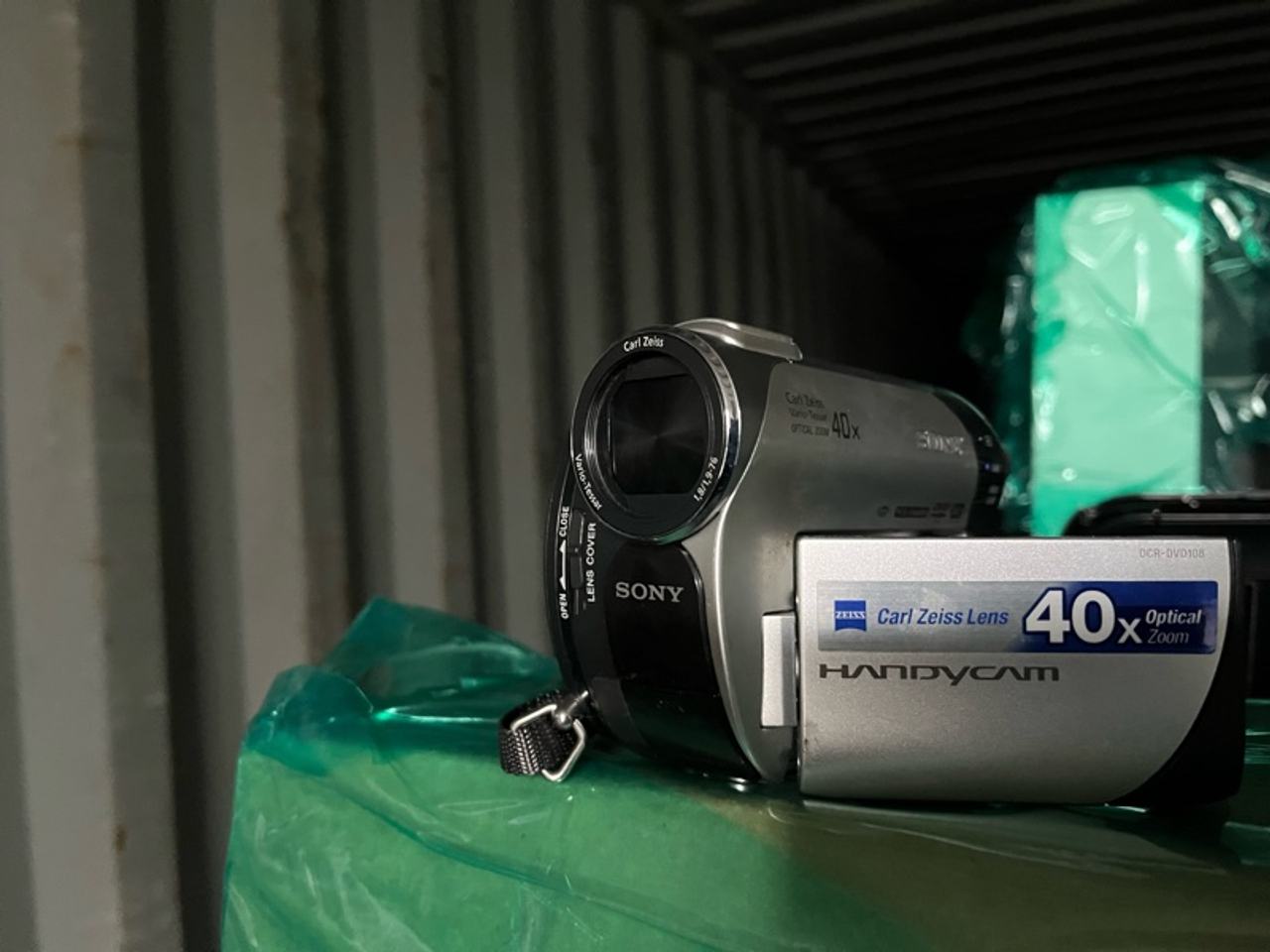 Sony Handycam DCR-DVD106 Black