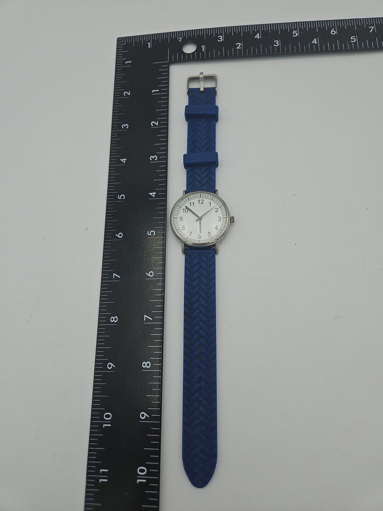 Analog Quartz Watch with Blue Silicone Strap