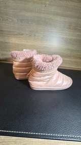 Iridescent Quilted Puffer Boots with Faux Fur Trim girls size 13 Toddler - Image 4