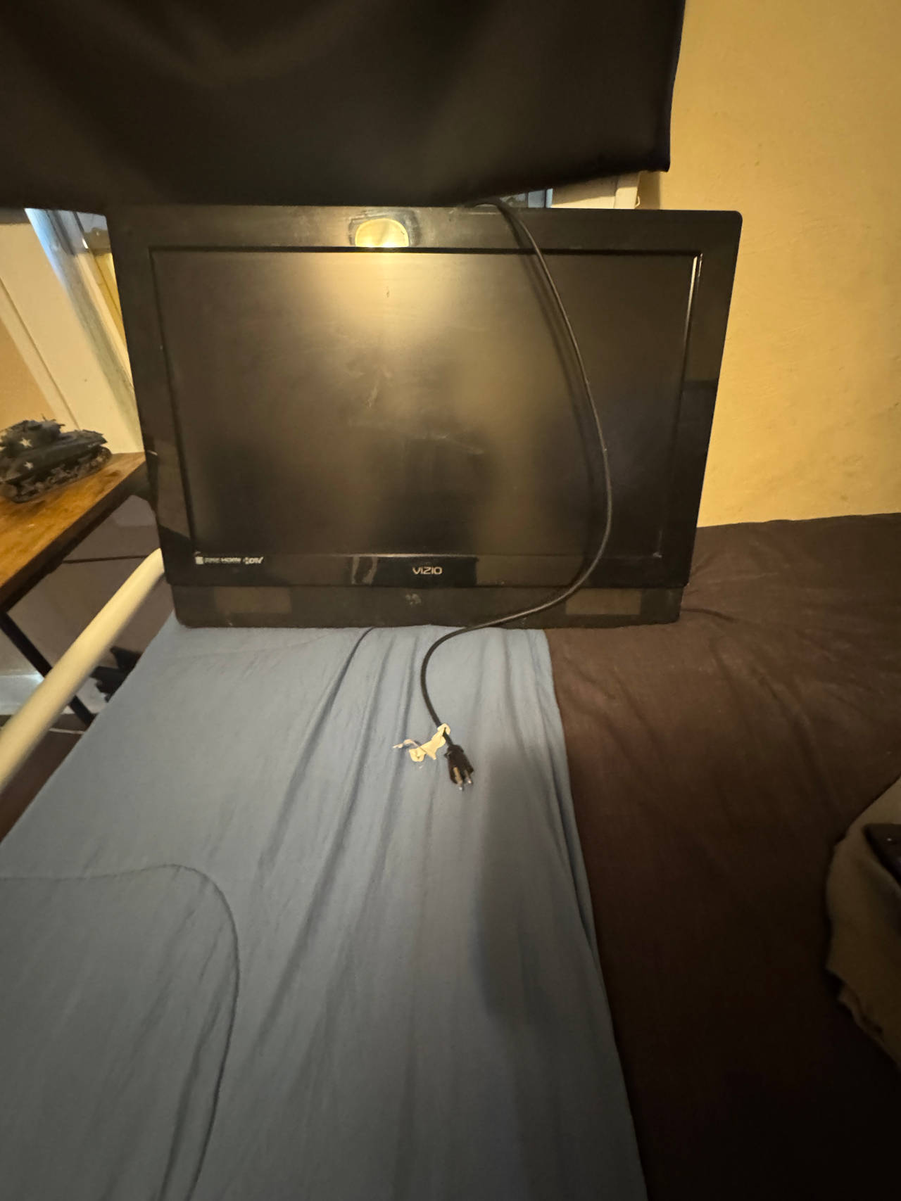 Vizio LCD TV