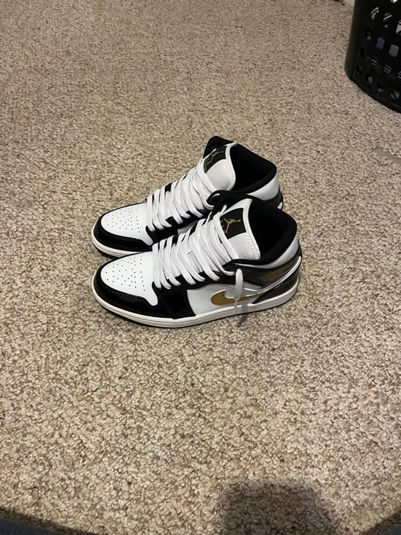 Air Jordan 1 Mid