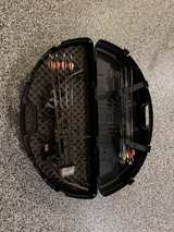 Browning F5 Tornado Compound Bow, Arrows, Hard Case - Image 1