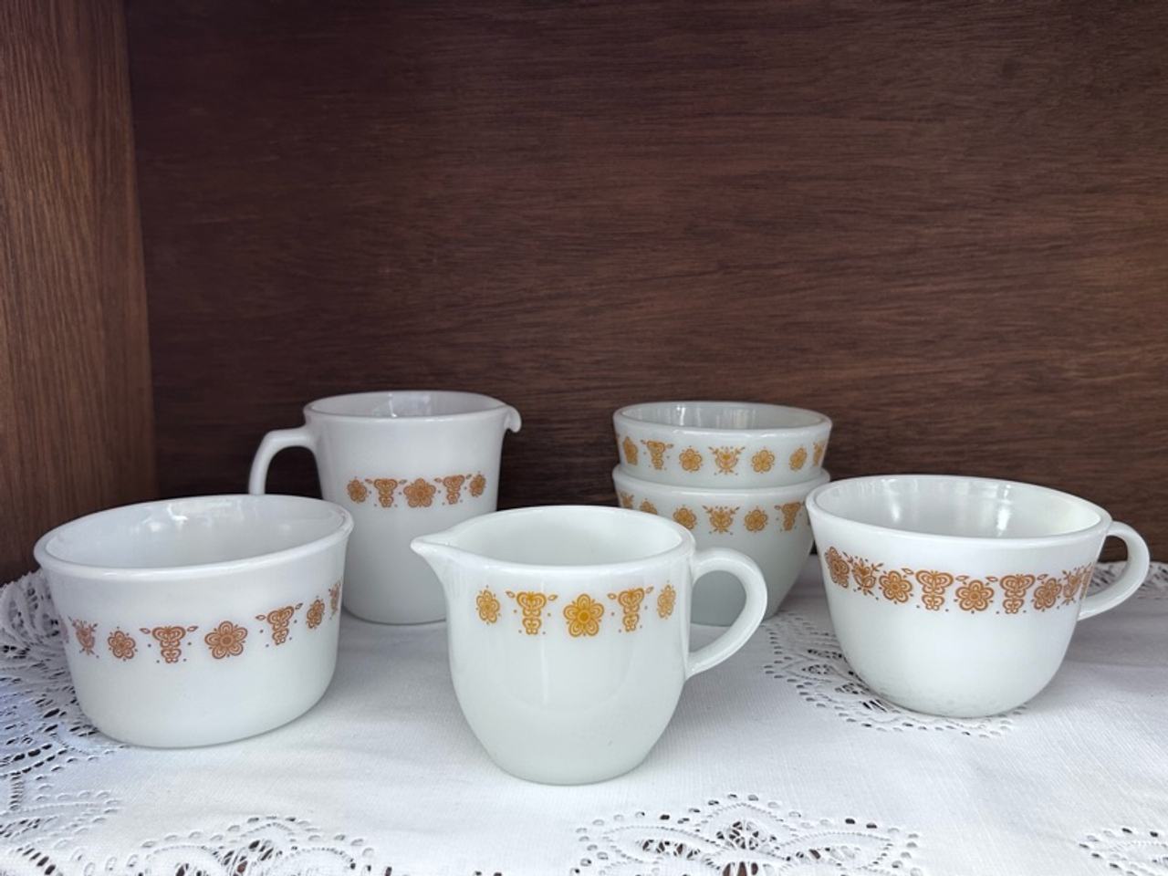 Pyrex Butterfly Gold Coffee/Tea Cup
