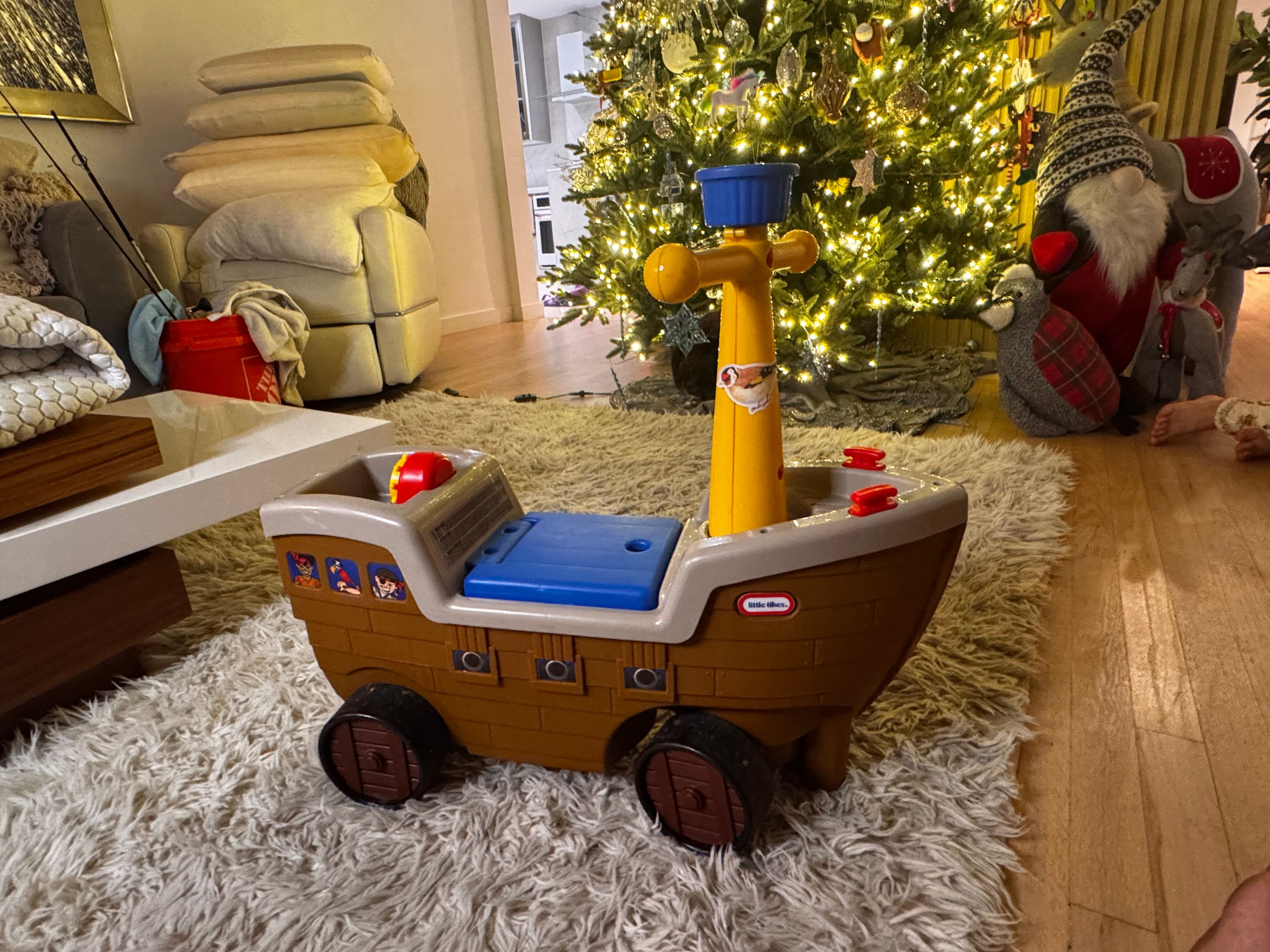 Little Tikes Play 'n Scoot Pirate Ship - Image 2