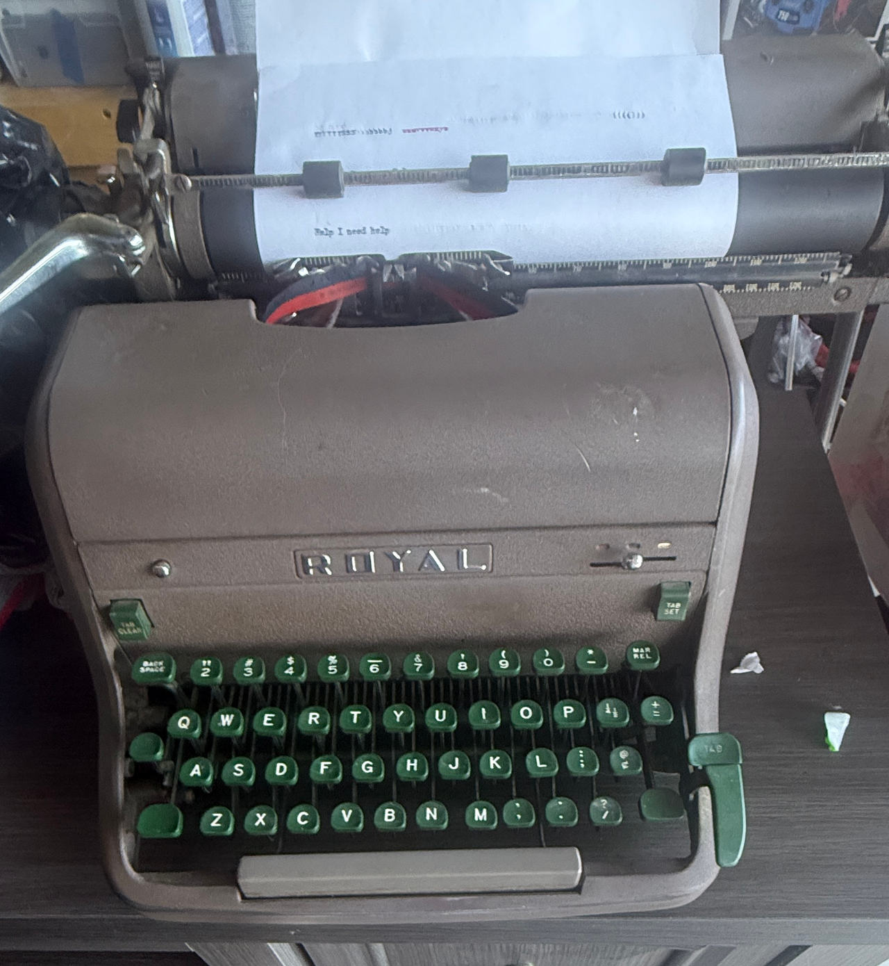 Royal HH Manual Typewriter. Will need cleaned and new ribbon. Does work