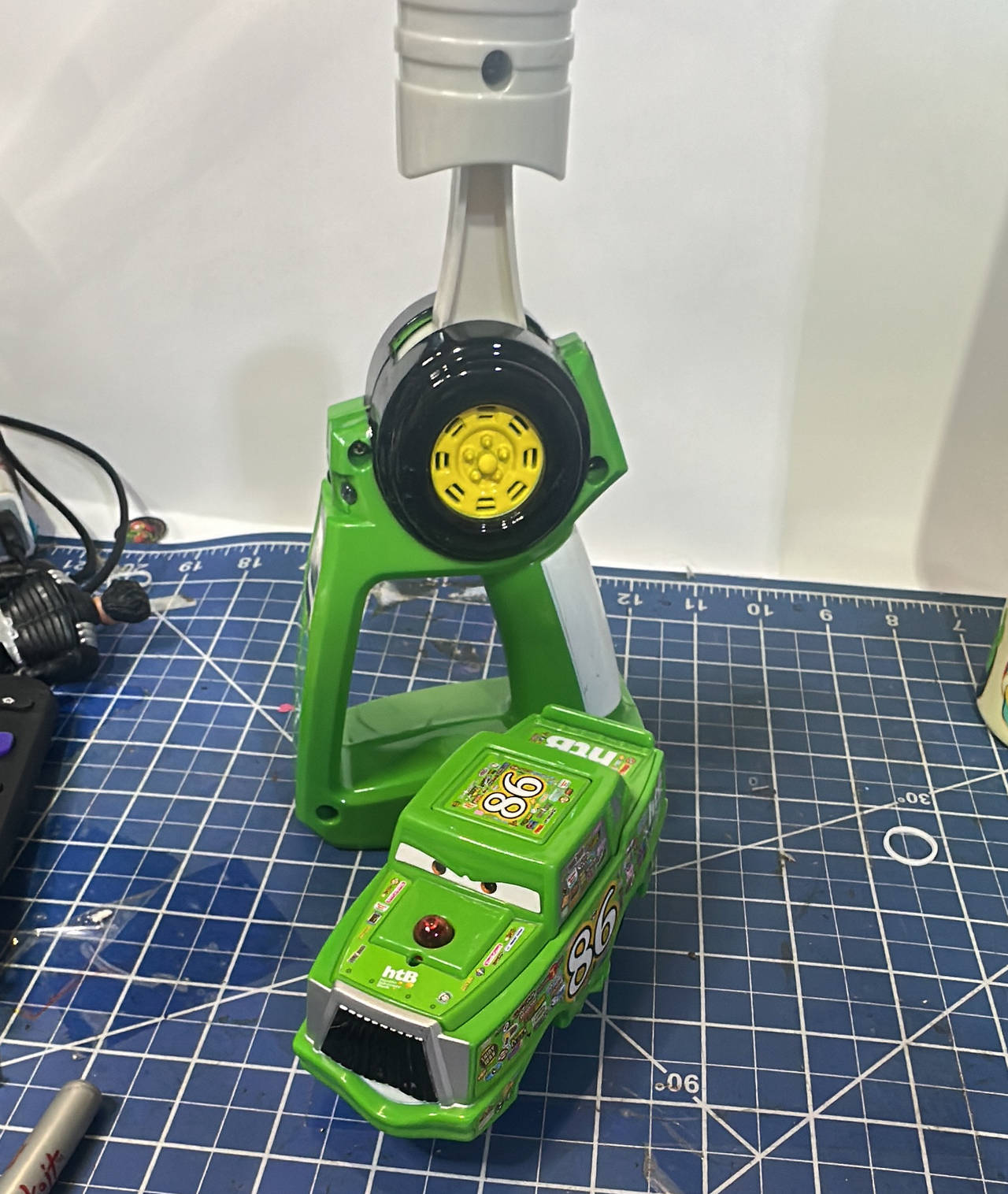 Disney Pixar CHICK HICKS Fisher Price GEO TRAX car with remote. 216