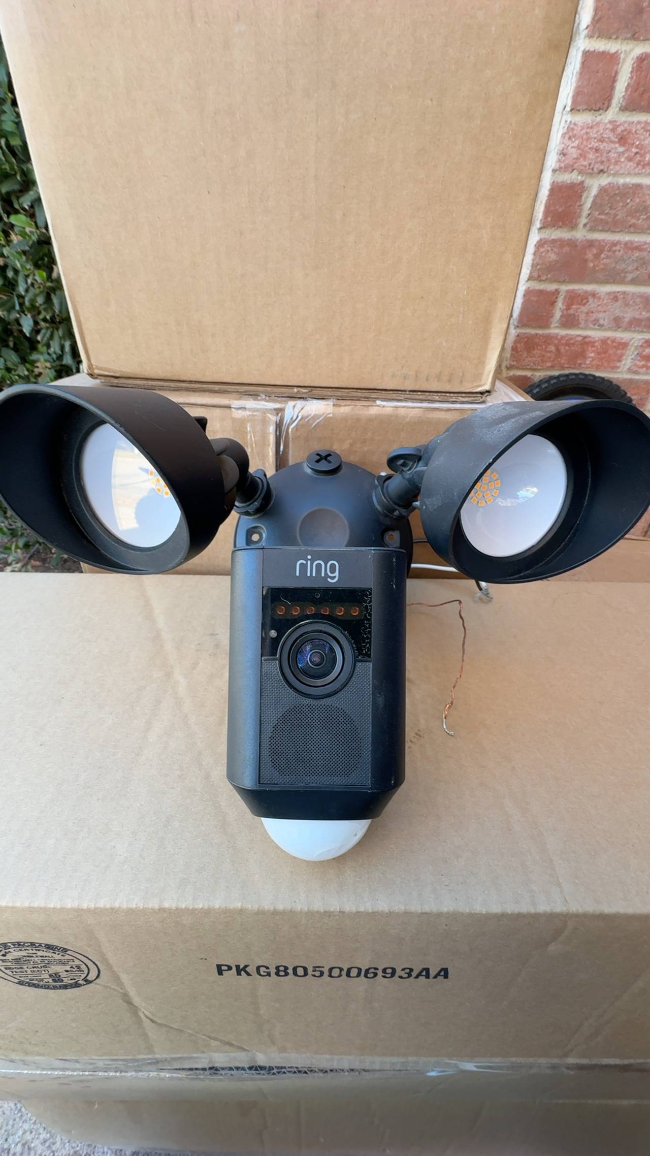 Ring Floodlight Cam Wired Plus Black **Used**