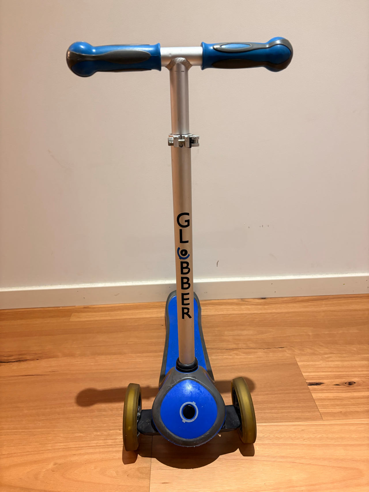 Globber Primo 3-Wheel Scooter