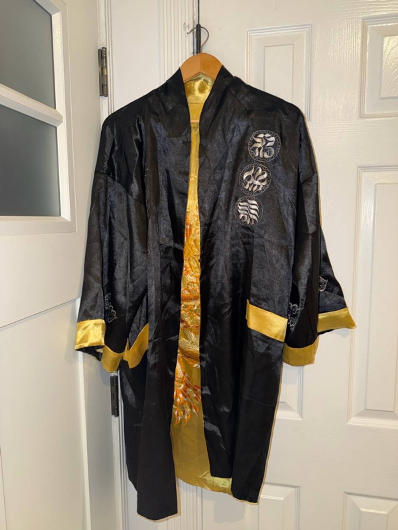 Japanese Embroidered Reversible Kimono Robe