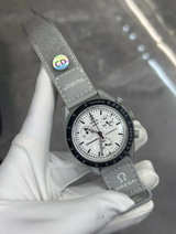 Omega x Swatch Speedmaster MoonSwatch moon - Image 2
