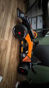 McLaren 12V Battery Powered Formula E Ride-On - Image 2
