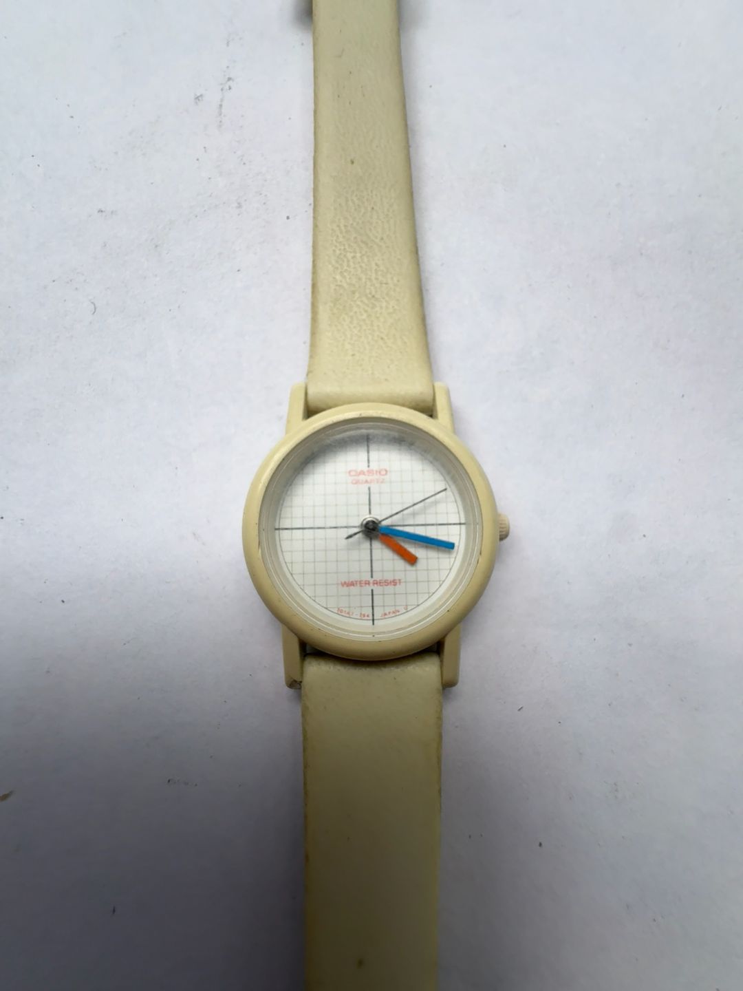 Casio Vintage Women's LQ-11W Graph Dial Red/White/Blue Watch