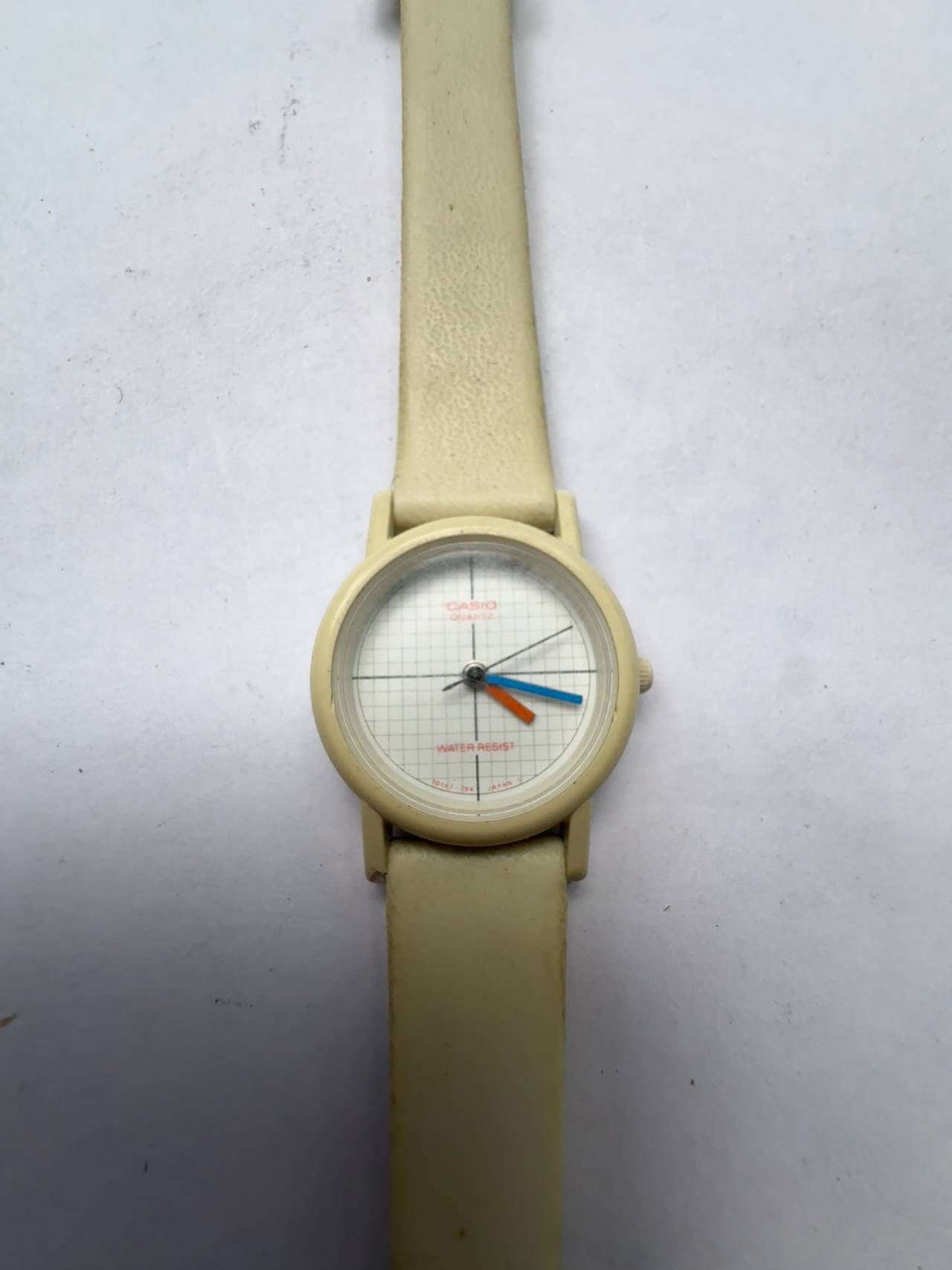 Casio Vintage Women's LQ-11W Graph Dial Red/White/Blue Watch