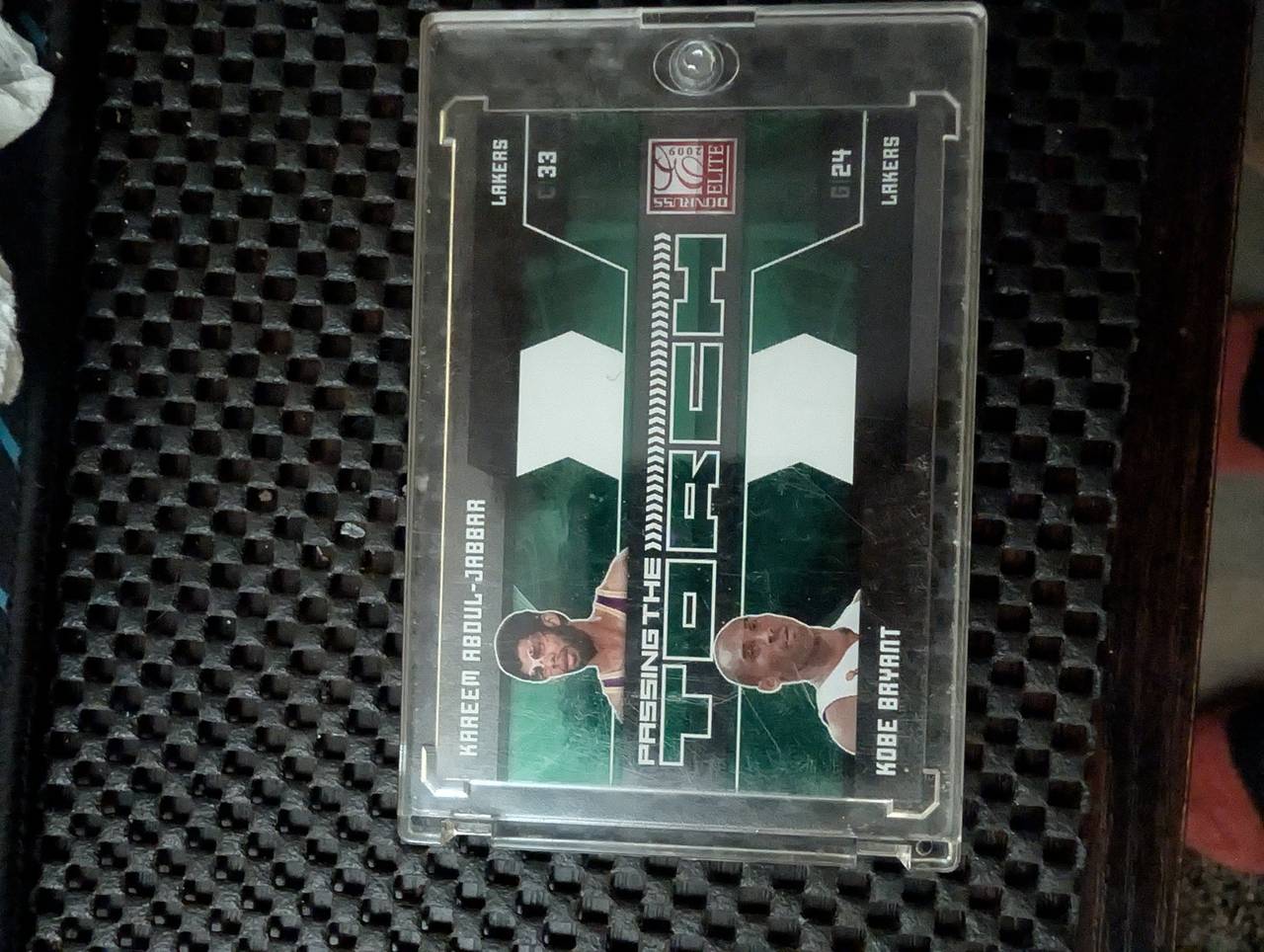 2001-02 Donruss Elite Passing the Torch Kareem Abdul-Jabbar/Kobe Bryant #PT-10