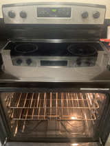 Frigidaire Electric Range - Image 3