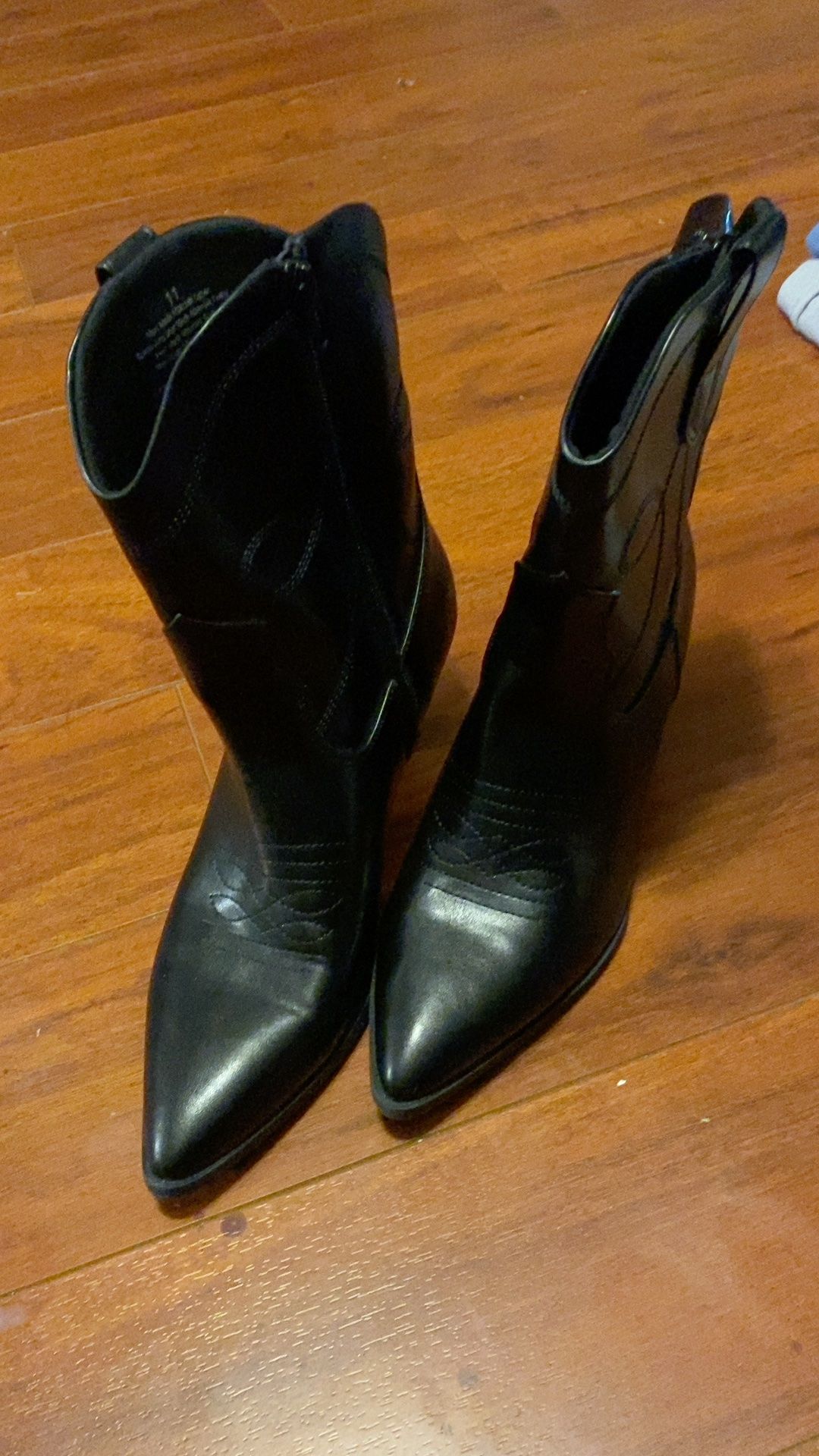Universal Thread Jenson Western Cowboy Boots