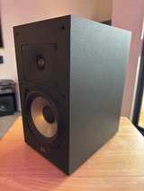 Polk Audio Monitor XT20 Black Bookshelf Speakers - Image 2
