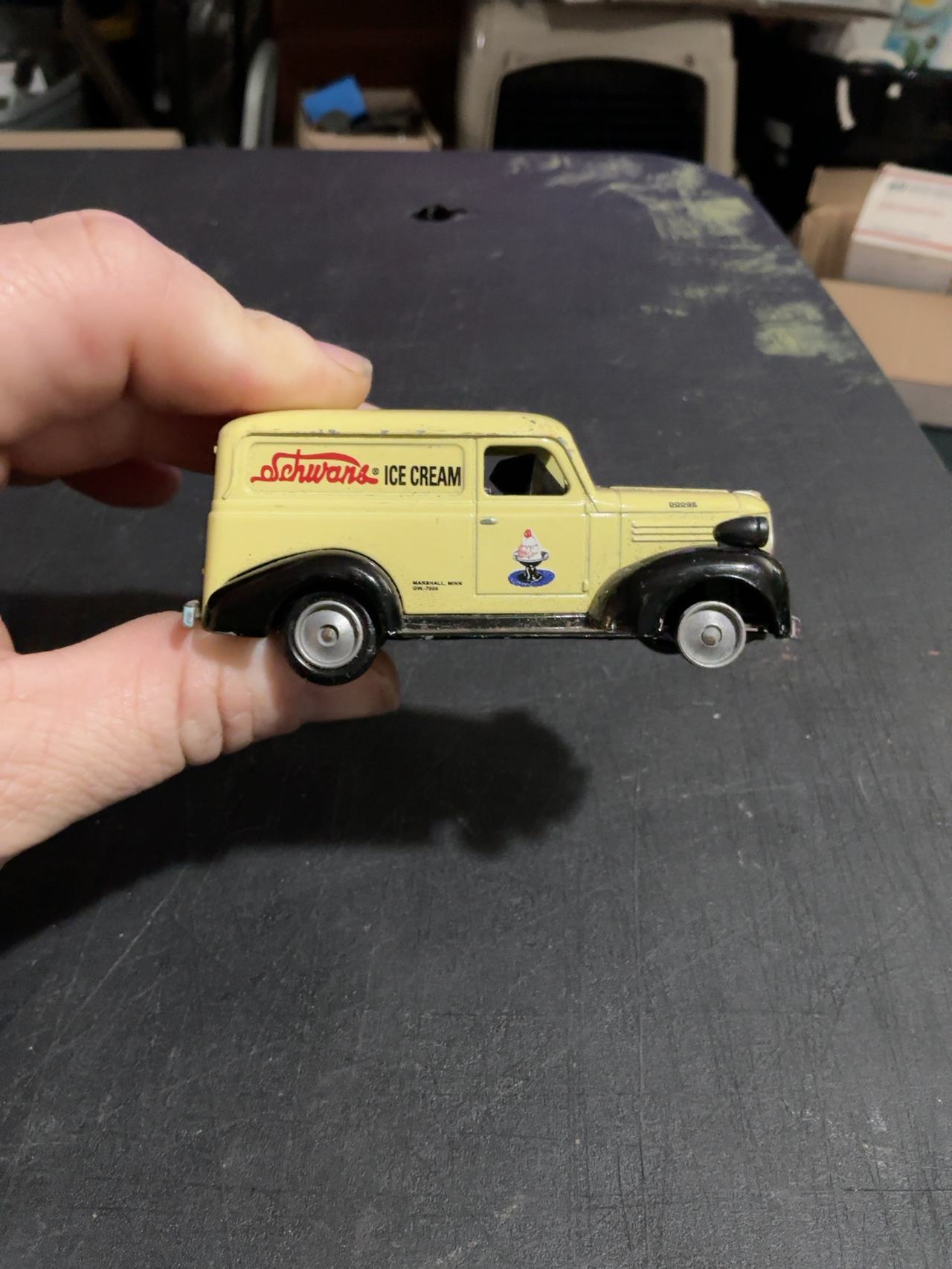 Lledo Schwan's Ice Cream 1946 Dodge Panel Van Die-Cast Truck