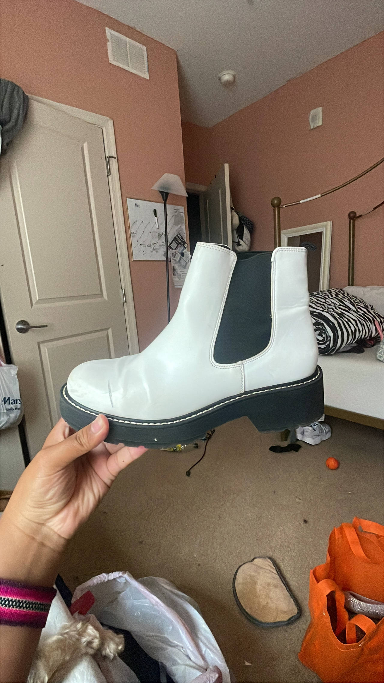 Madden Girl Chelsea Boot (Size 7.5)