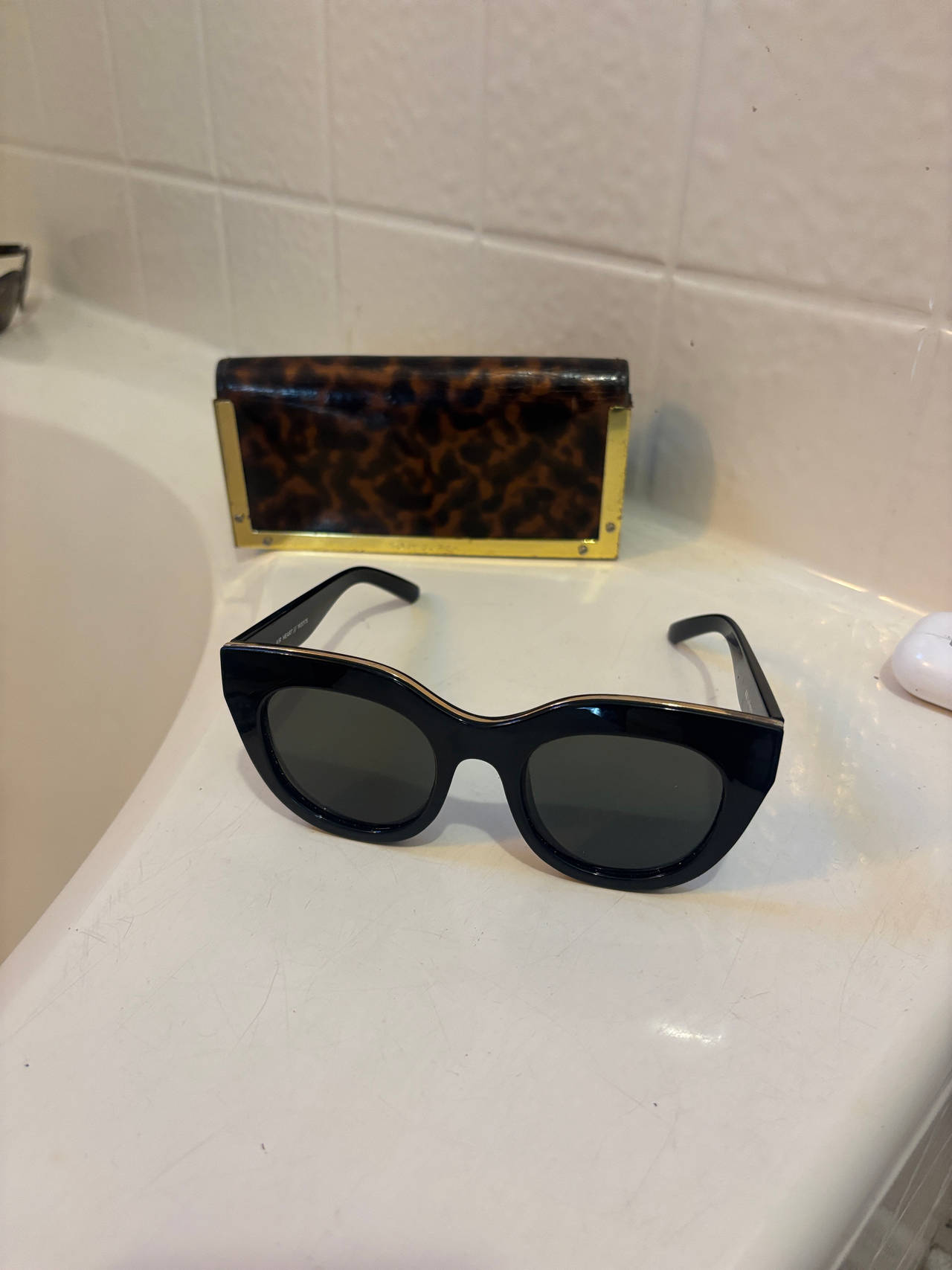 LeSpecs sunglasses
