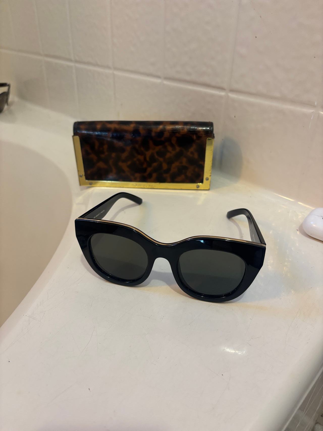 LeSpecs sunglasses