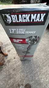 Black Max 17" 2-Cycle 25cc Curved Shaft String Trimmer - Image 2