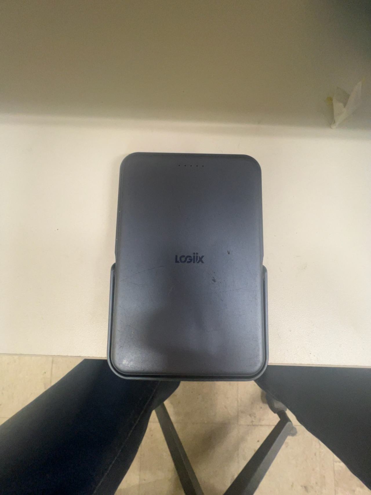 LOGiiX Piston Power 5000 Slim Mag Power Bank – Charcoal Gray