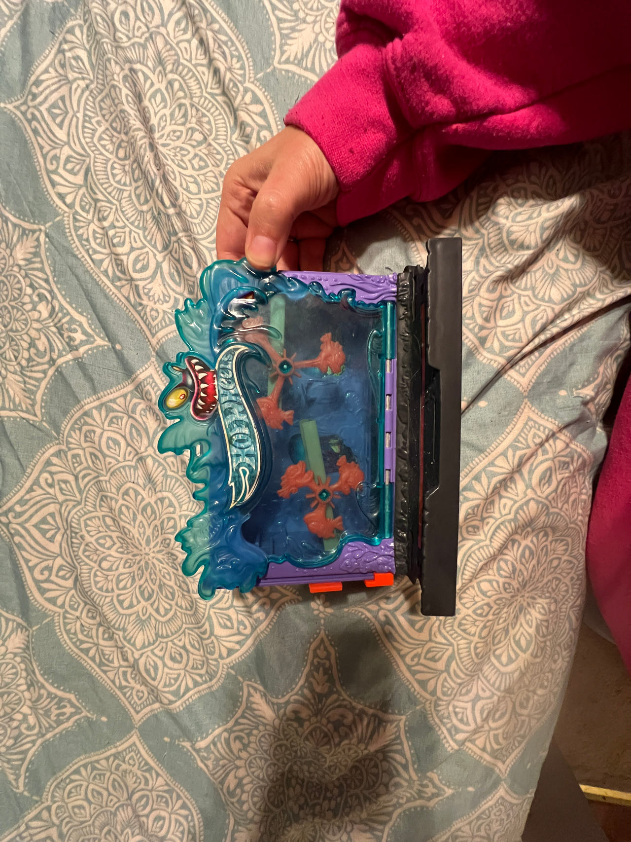 Hot wheels aquarium city