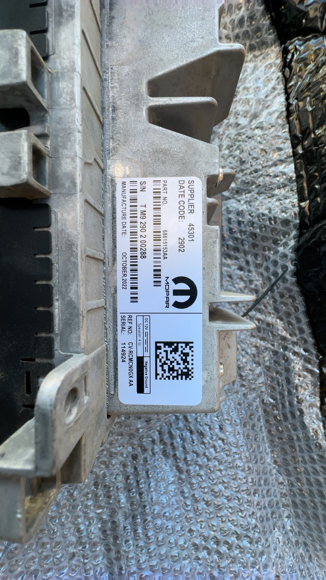 Mopar Uconnect 8.4" Touchscreen Radio