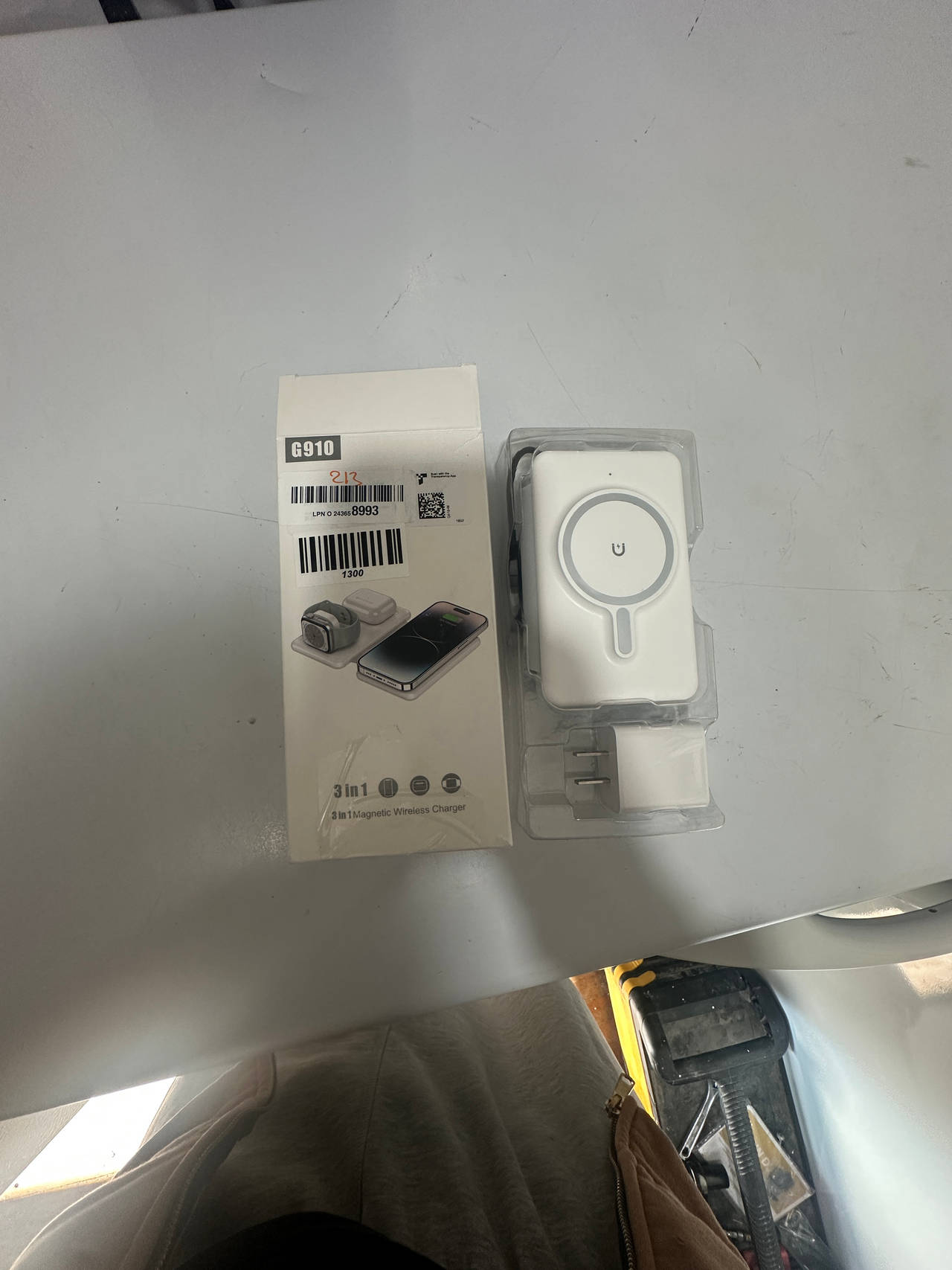 G910 3-in-1 Magnetic Wireless Charger