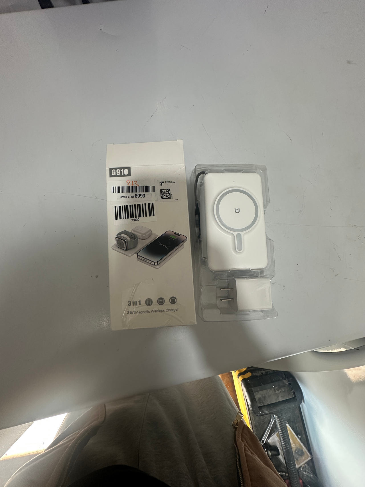 G910 3-in-1 Magnetic Wireless Charger