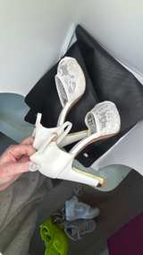 Jidifu White Lace Peep Toe Block Heels - Image 7