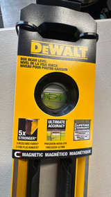 New DeWalt 24 in. Magnetic Box Beam Level - Image 2