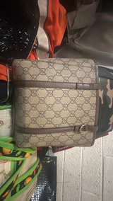 Gucci GG Supreme Canvas Shoulder Bag - Image 4