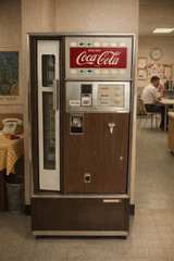 Cavalier CSS-64 Coca-Cola Vending Machine - Image 2