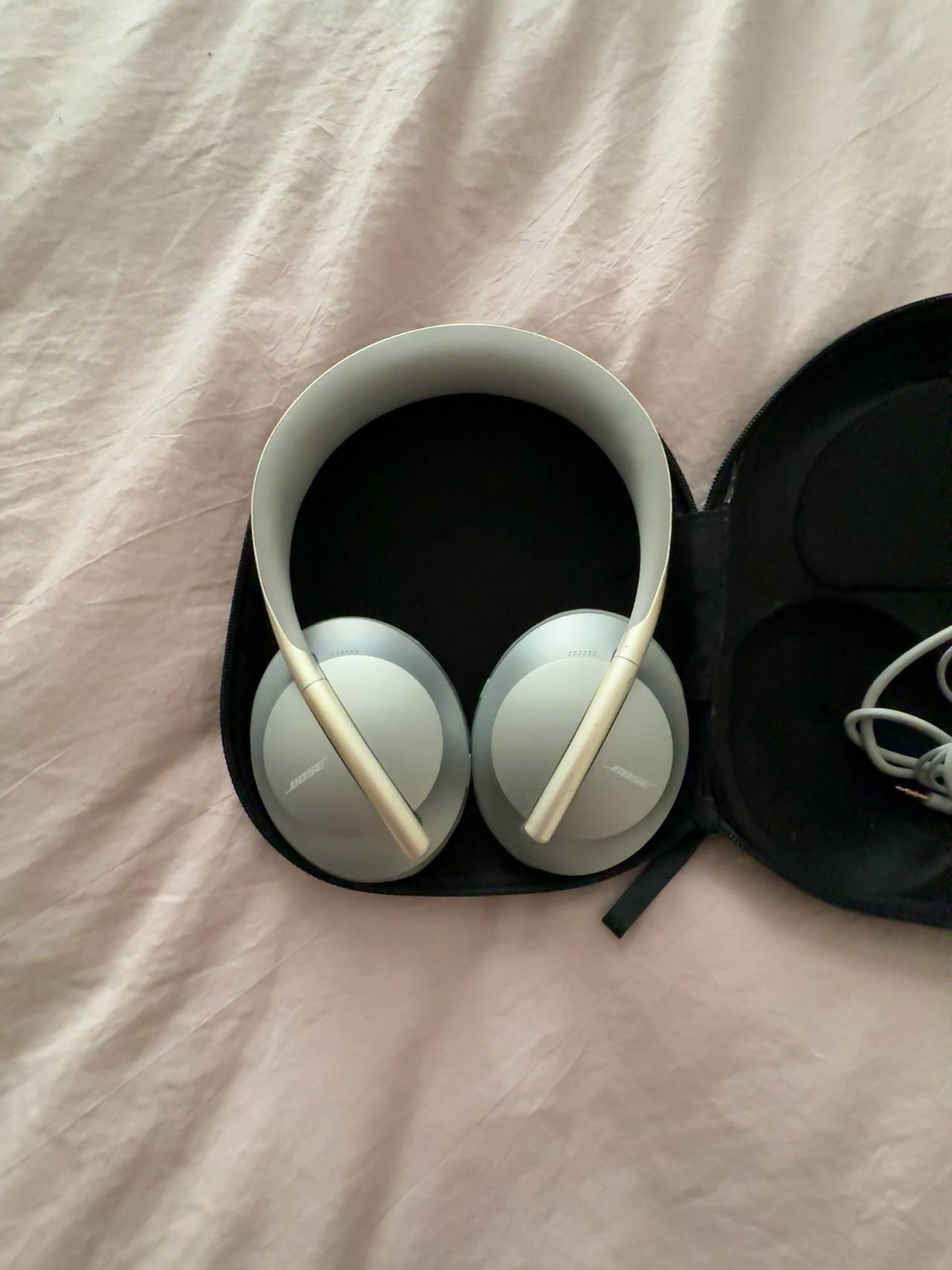 Bose Noise Cancelling Headphones 700 Silver